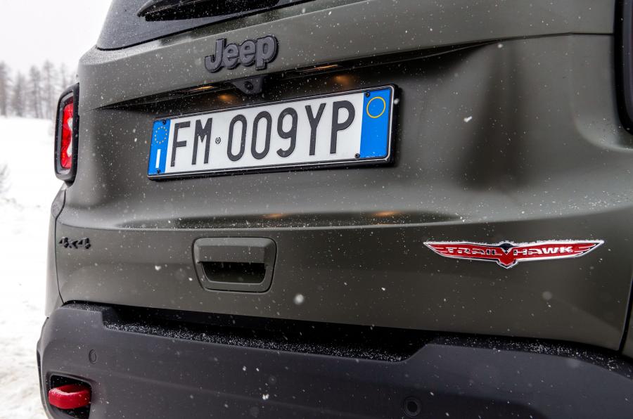 Детали экстерьера Jeep Renegade Trailhawk (BU) 2014 года  (WW) (фото 3 из 42)